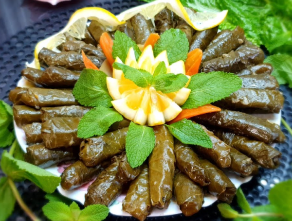 Wark Einab (with meat inside)